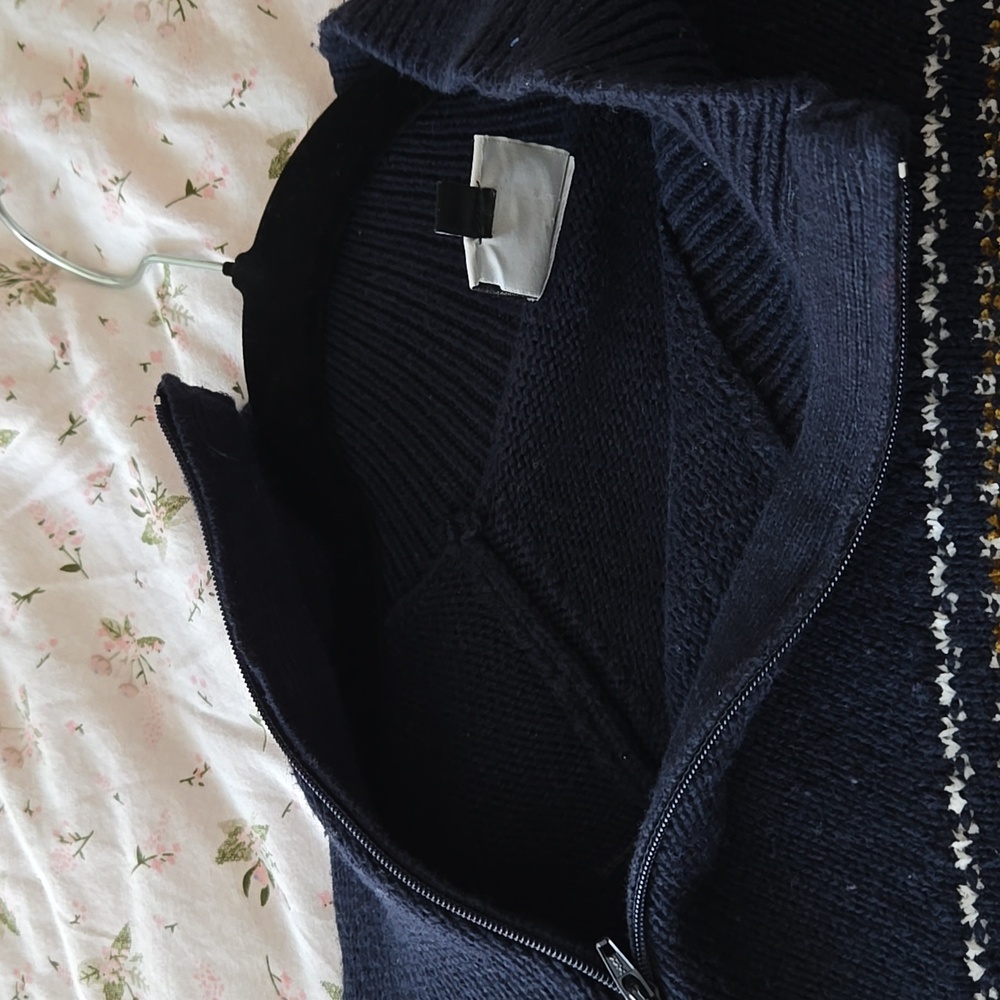 Cabi Sweater With Patterned Design - image 6